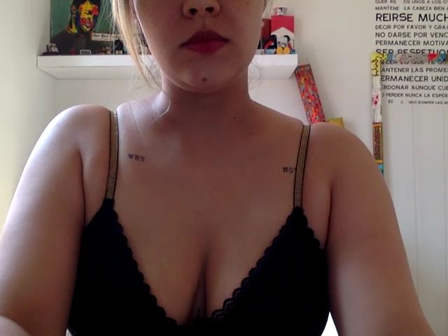 Live sex webcam photo for Alicenicolle #269482051