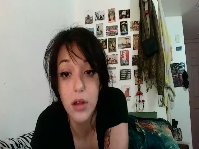 Live sex webcam photo for Tastycakes96 #269489395
