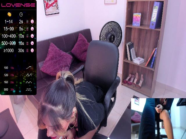 Live sex webcam photo for Samanta_evans #269482691