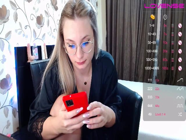 Live sex webcam photo for BellaRose05 #269480907