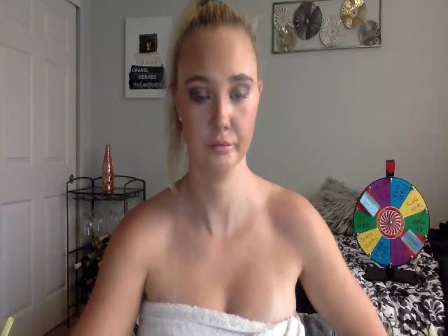 Live sex webcam photo for Paisleyporter #269482645