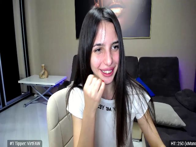 Live sex webcam photo for NaomiLuss #269472831