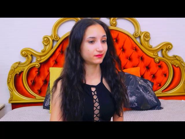 Live sex webcam photo for CarolinaMiss #269477548