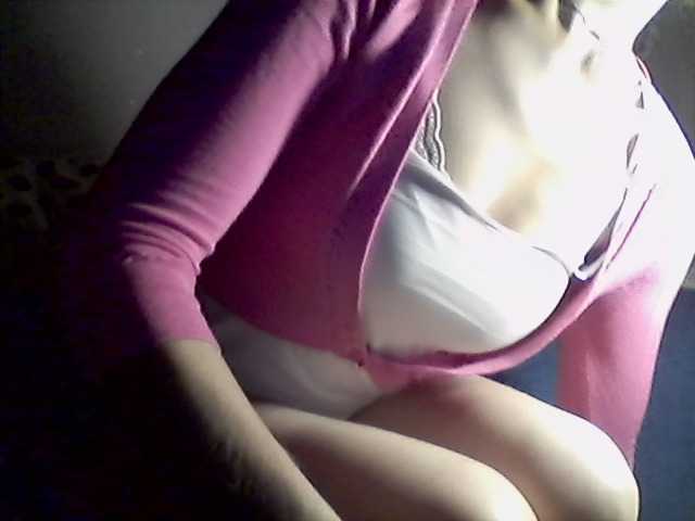 Live sex webcam photo for LorraineOSun #269491816