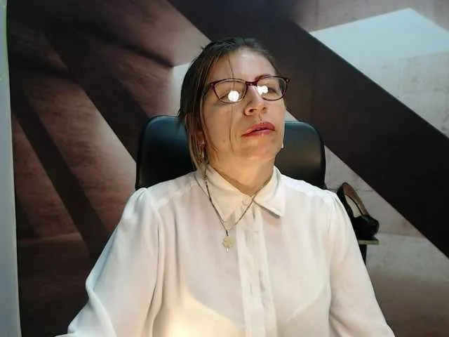 Live sex webcam photo for maturehot-1 #269503238