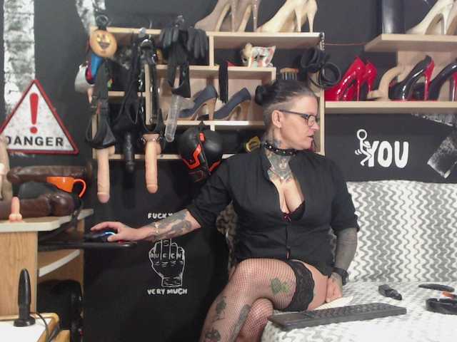 Live sex webcam photo for mistressmiry #269496751