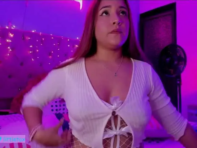 Live sex webcam photo for LittleToxic #269491817