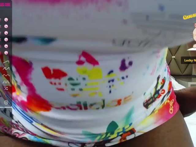 Live sex webcam photo for GracieSmall #269495849