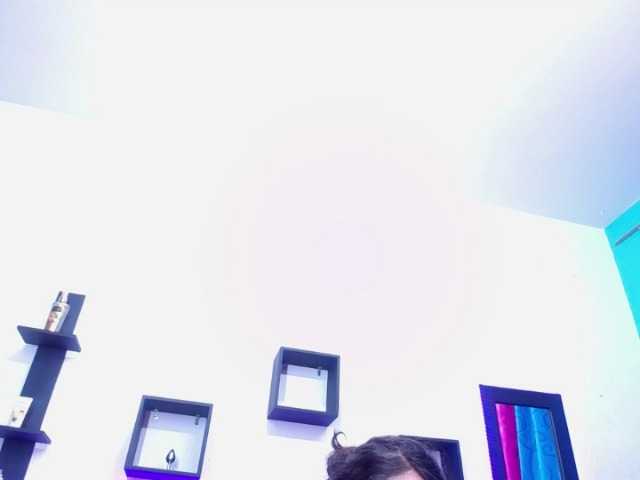 Live sex webcam photo for VickyBamban #269495893