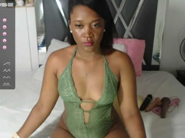 Live sex webcam photo for LisaEbonny #269496606