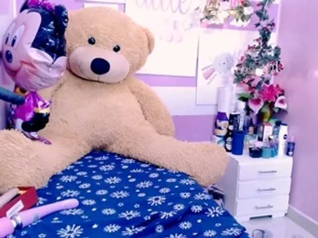 Live sex webcam photo for GlendaHolt #269503796