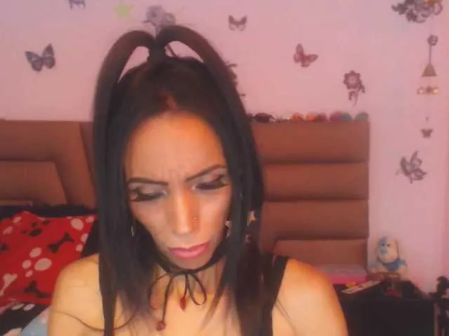 Live sex webcam photo for nicky-bennett #269503776