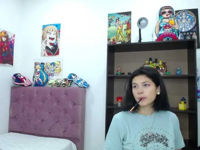 Live sex webcam photo for CharlloteWolf #269503994