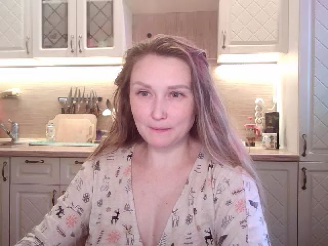 Live sex webcam photo for JaneGrey111 #269502121