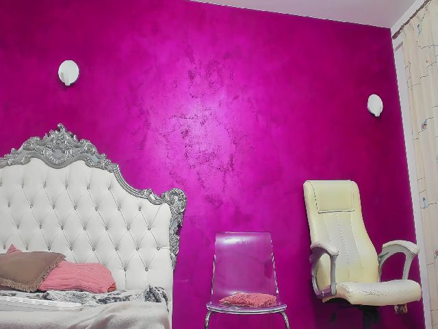 Live sex webcam photo for AimeeTeen #269493660