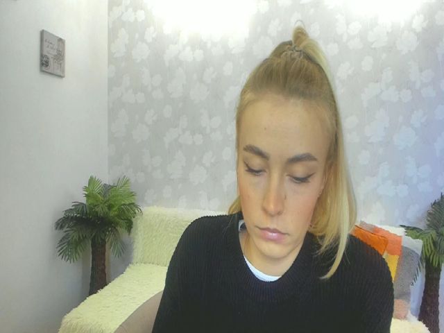 Live sex webcam photo for MissisRexa #269494820