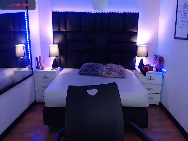 Live sex webcam photo for Shantalsweet #269502102
