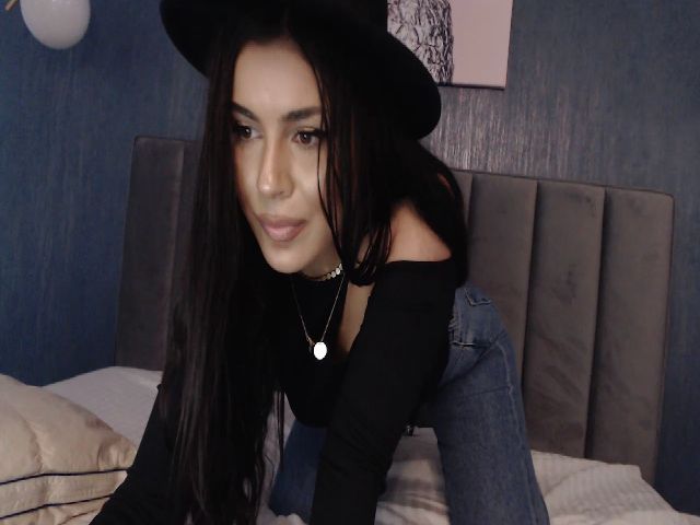 Live sex webcam photo for Rose4Lucy #269499610