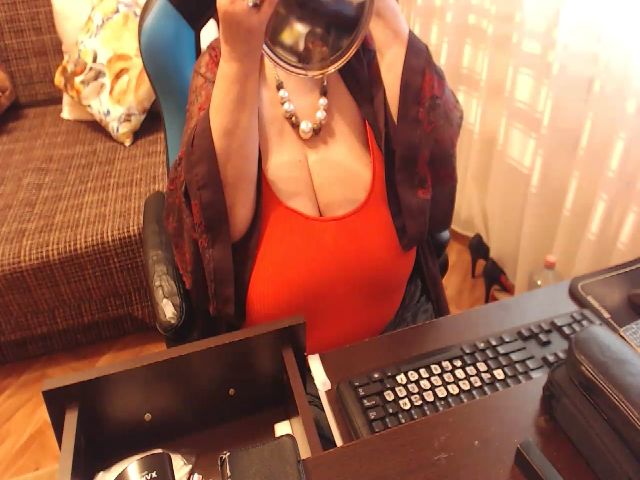 Live sex webcam photo for MatureMaiden #269501884