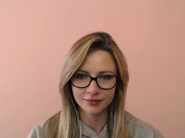 Live sex webcam photo for SweettDrream #269499570