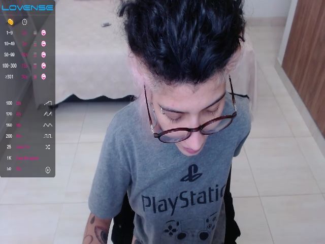 Live sex webcam photo for Myzore #269495276