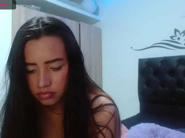 Live sex webcam photo for leia-honey #269491516