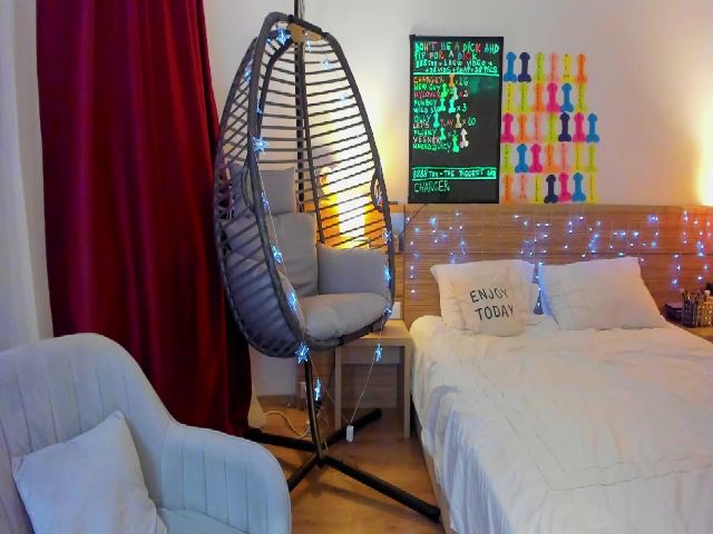 Live sex webcam photo for BonerrrDonor #269490322