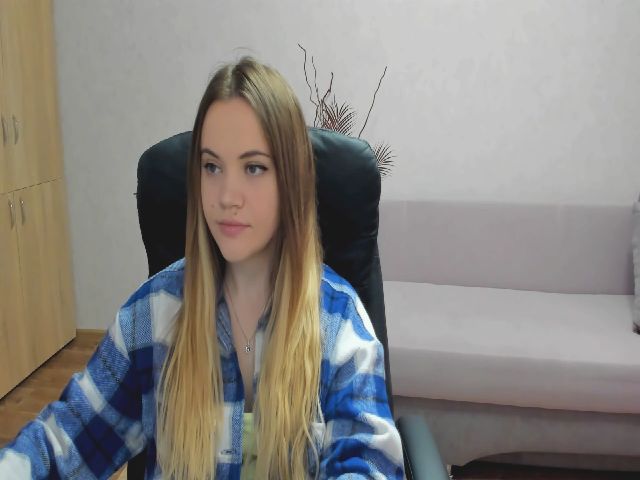 Live sex webcam photo for EllaAntares #269495032