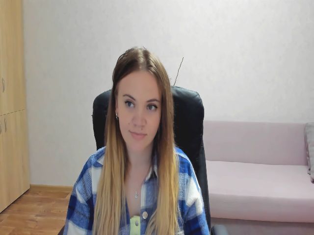 Live sex webcam photo for EllaAntares #269499122