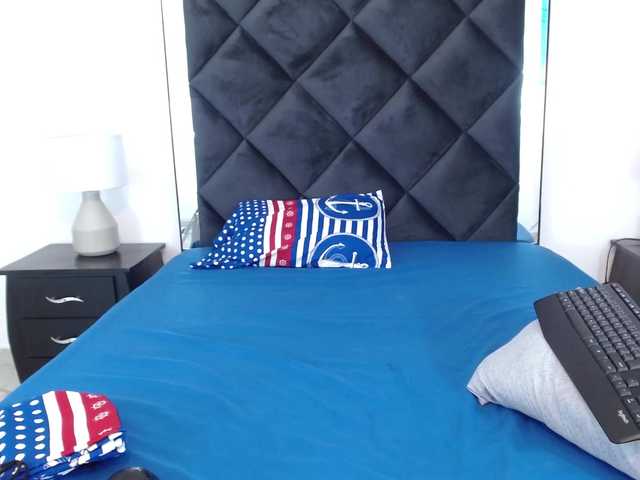 Live sex webcam photo for Cami-BigBoobs #269500892