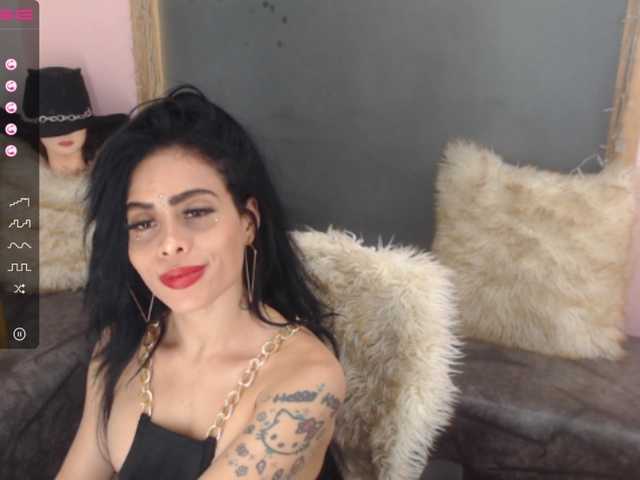 Live sex webcam photo for AgathaFiore #269491620