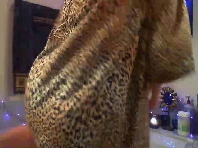 Live sex webcam photo for StarryGoddess #269493422