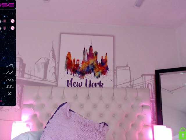 Live sex webcam photo for emilistone #269496816