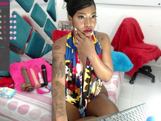 Live sex webcam photo for CharlotteWill #269496577