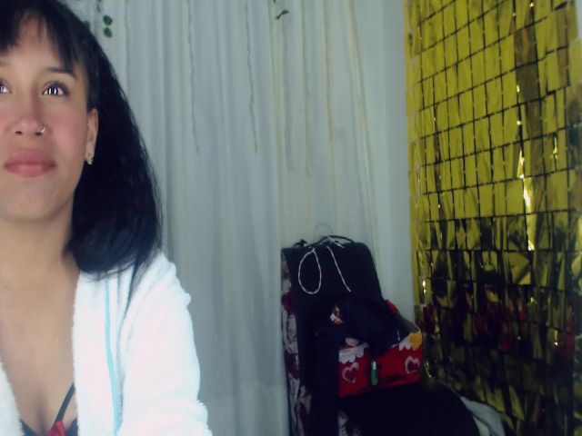 Live sex webcam photo for lauren_saray #269495172