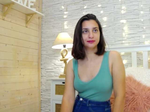 Live sex webcam photo for Eve-Lynne #269496100