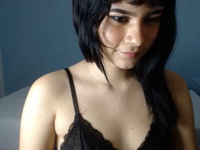 Live sex webcam photo for SweetMoon2 #269490978