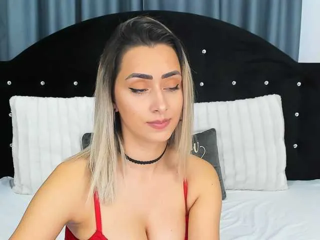 Live sex webcam photo for SarraKiss #269503220