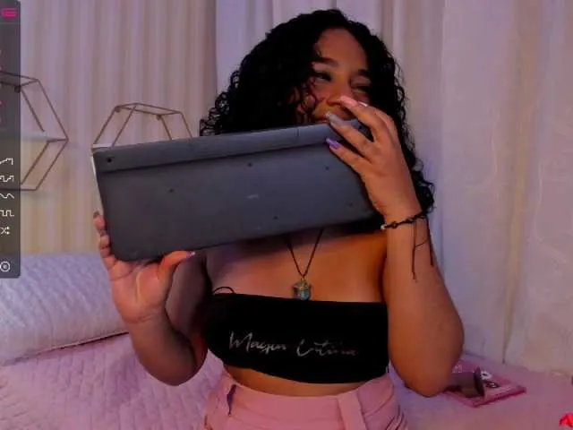 Live sex webcam photo for mohanah- #269496341