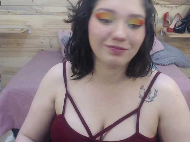 Live sex webcam photo for Maggie-evans5 #269510227