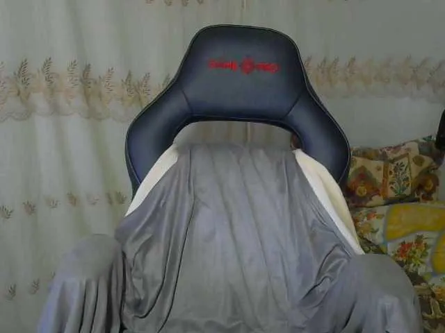 Live sex webcam photo for xxdaryaxx #269506504