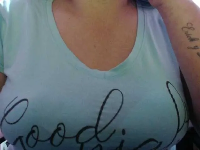 Live sex webcam photo for luzzyhot #269510160
