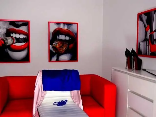 Live sex webcam photo for MsNinaGoddess #269507974