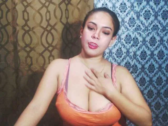 Live sex webcam photo for SassyClit #269508021