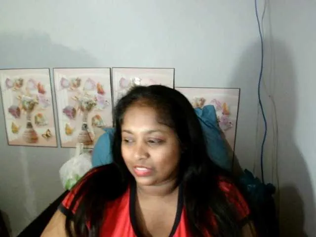 Live sex webcam photo for Indiantasha #287986208