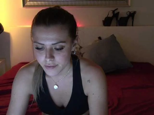 Live sex webcam photo for MeowCuty #269505914