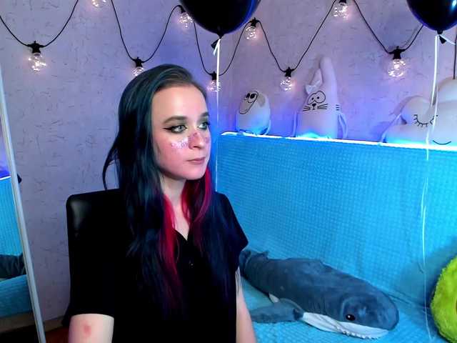 Live sex webcam photo for KiraLiLime #287990139