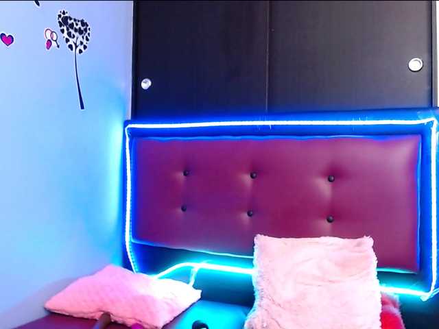 Live sex webcam photo for Sweet-Kitty1 #269505486