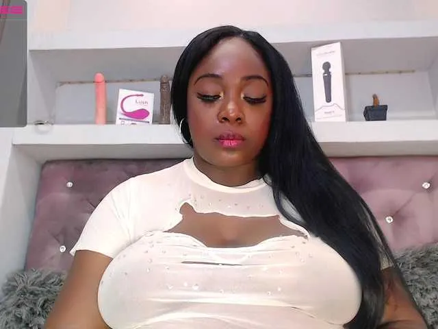 Live sex webcam photo for Agatha-69 #269509646