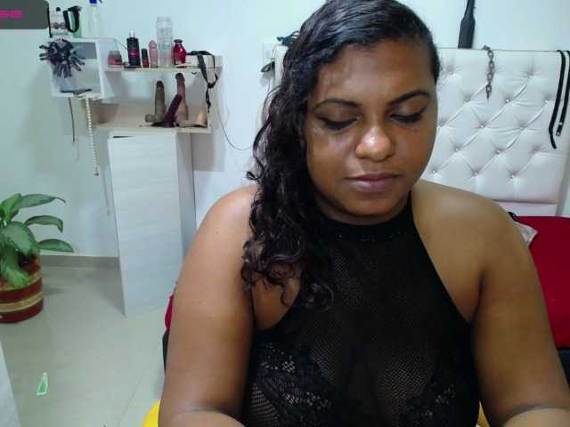 Live sex webcam photo for dirty-lady2 #269510275